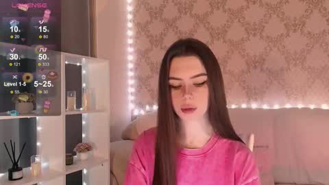 Mia online show from 12/19/25, 03:24