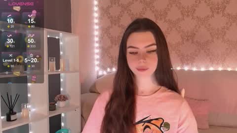 Mia online show from 01/12/26, 03:45