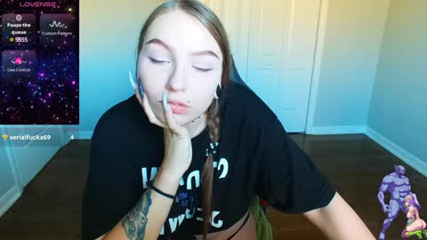 Snapshot of holyweed420 chatting on 01/14/25, 09:09 Viktoria online show from 01/14/25, 09:09