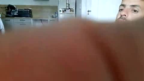 hommebi640 online show from 05/18/26, 07:36