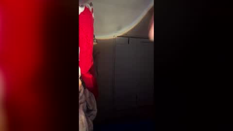 Snapshot of hon3ybunni chatting on 12/15/25, 02:27 Aphroditee online show from 12/15/25, 02:27