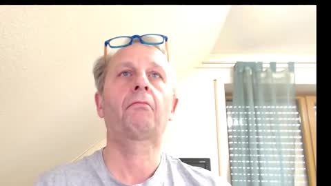 Snapshot of hondowill chatting on 12/06/24, 07:32 Bernd online show from 12/06/24, 07:32