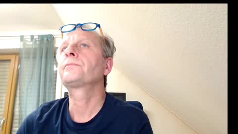 Snapshot of hondowill chatting on 12/08/24, 08:36 Bernd online show from 12/08/24, 08:36