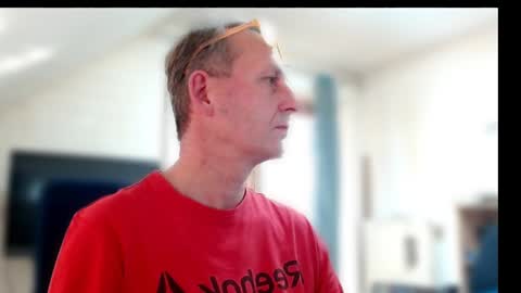 Snapshot of hondowill chatting on 01/12/25, 02:19 Bernd online show from 01/12/25, 02:19