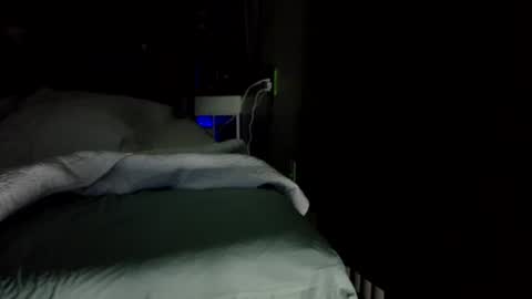 Snapshot of honeeyyy_pot chatting on 10/02/25, 07:04 Honey online show from 10/02/25, 07:04