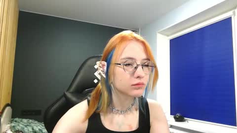 Snapshot of honelin chatting on 12/18/24, 12:07 Honelints boyblonde hair AsterMIntfemboybrown hair online show from 12/18/24, 12:07