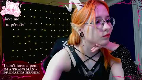 Snapshot of honelin chatting on 03/04/25, 04:30 Honelints boyblonde hair AsterMIntfemboybrown hair online show from 03/04/25, 04:30