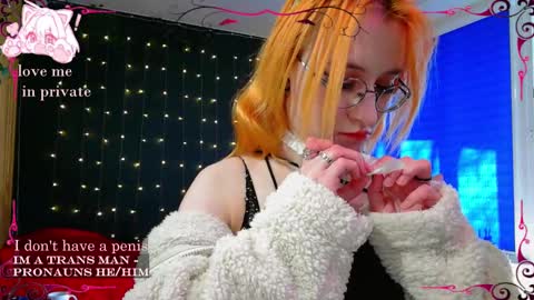 Snapshot of honelin chatting on 03/08/25, 11:27 Honelints boyblonde hair AsterMIntfemboybrown hair online show from 03/08/25, 11:27