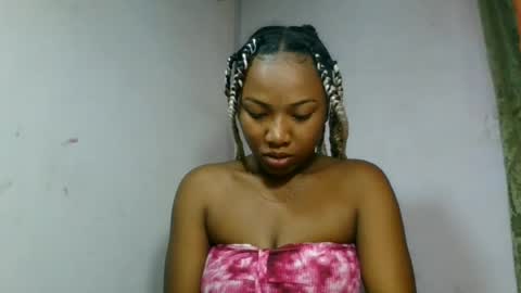 Snapshot of honeria98 chatting on 06/14/26, 05:09 honeria98 online show from 06/14/26, 05:09