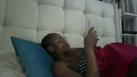 Honevey online show from 04/18/26, 07:07