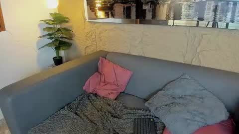 honey  monroe online show from 12/01/25, 10:15