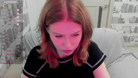 Snapshot of honey__pie chatting on 03/17/26, 06:00 Lilith and Ellie online show from 03/17/26, 06:00