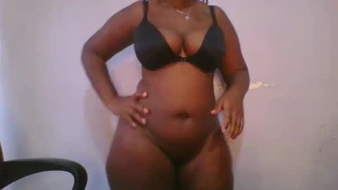 honey_beb online show from 11/05/25, 05:07