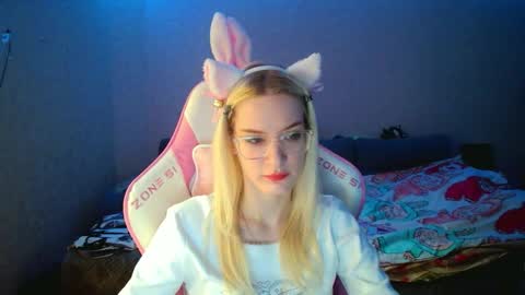 Snapshot of honey_bold chatting on 12/18/25, 09:26 honey_bold online show from 12/18/25, 09:26