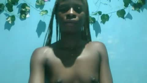 Queen online show from 09/28/25, 01:11