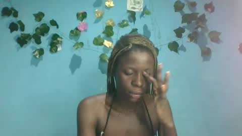 Queen online show from 10/20/25, 03:29