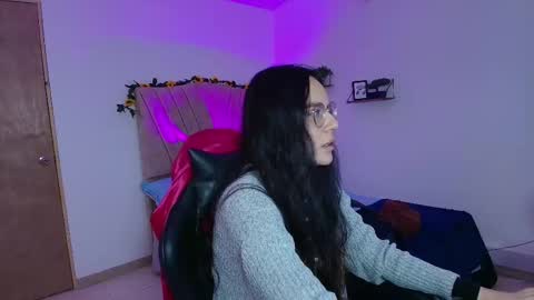  online show from 09/30/25, 03:06