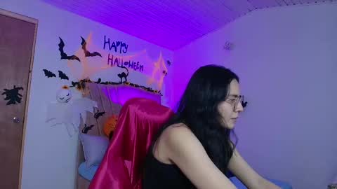   online show from 10/06/25, 02:58