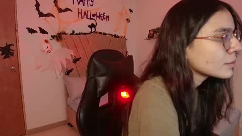   online show from 10/10/25, 03:44