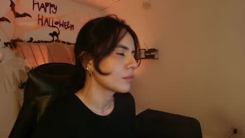   online show from 10/16/25, 03:02