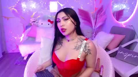 honey_doll_x online show from 04/15/26, 04:08