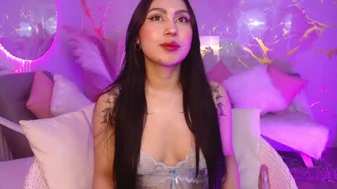honey_doll_x online show from 04/23/26, 04:35