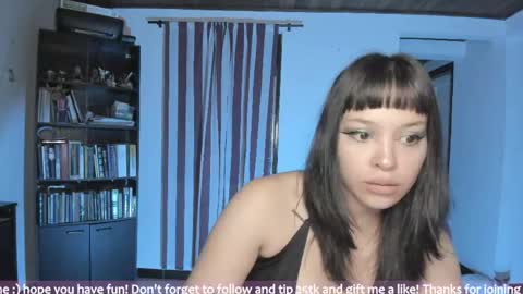 Snapshot of honey_hoe chatting on 05/19/26, 02:18 Lau online show from 05/19/26, 02:18