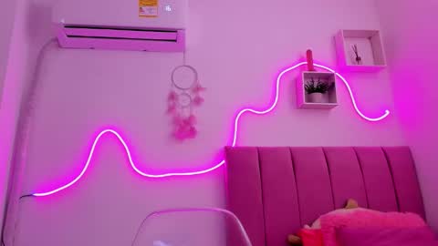 Jhenna martinez online show from 10/31/25, 04:08