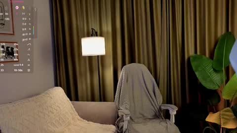 Snapshot of honey_kors chatting on 02/23/26, 01:08 Lina online show from 02/23/26, 01:08