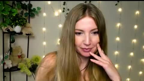 Snapshot of honey_lilly_ chatting on 07/10/26, 07:34 Lily online show from 07/10/26, 07:34