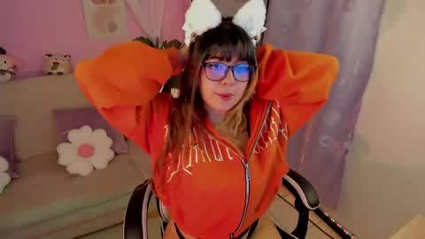 Snapshot of honey_m0on chatting on 05/22/26, 07:08 Milenka online show from 05/22/26, 07:08