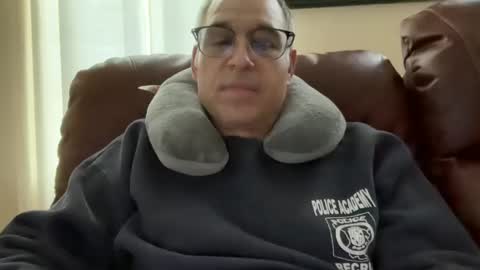 honey_man14 online show from 10/25/25, 12:23