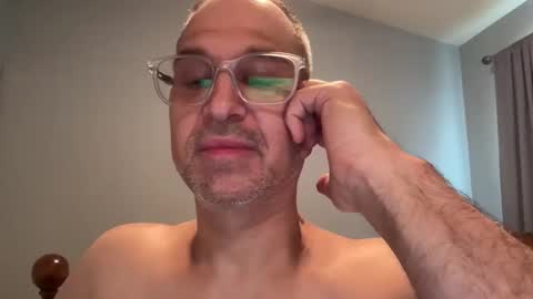 Snapshot of honey_man14 chatting on 06/10/26, 03:33 honey_man14 online show from 06/10/26, 03:33