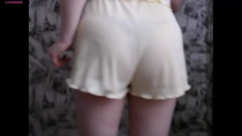 Snapshot of honey_mood chatting on 01/18/25, 09:02 Lina online show from 01/18/25, 09:02