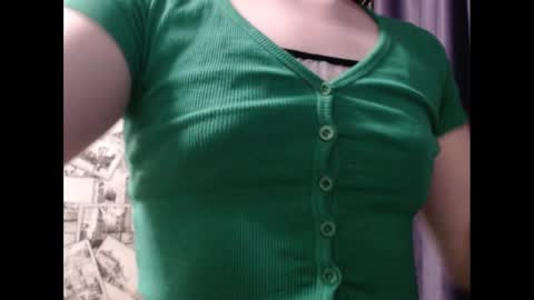 Snapshot of honey_mood chatting on 02/15/25, 03:50 Lina online show from 02/15/25, 03:50