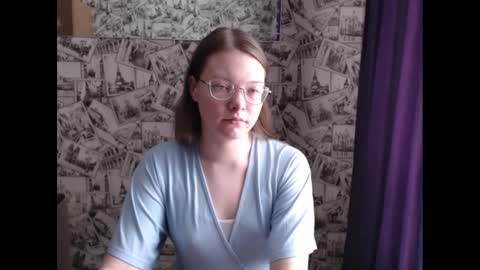 Snapshot of honey_mood chatting on 02/27/25, 08:17 Lina online show from 02/27/25, 08:17