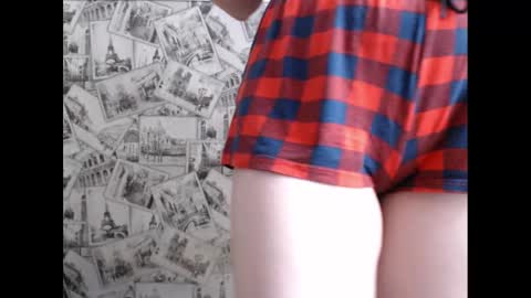 Snapshot of honey_mood chatting on 02/28/25, 08:31 Lina online show from 02/28/25, 08:31