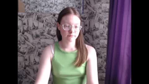 Snapshot of honey_mood chatting on 03/03/25, 01:31 Lina online show from 03/03/25, 01:31