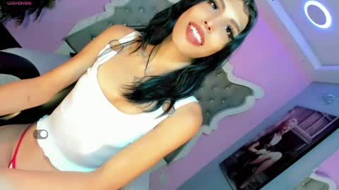 Snapshot of honey_moontsts chatting on 05/08/26, 12:54 honey_moontsts online show from 05/08/26, 12:54