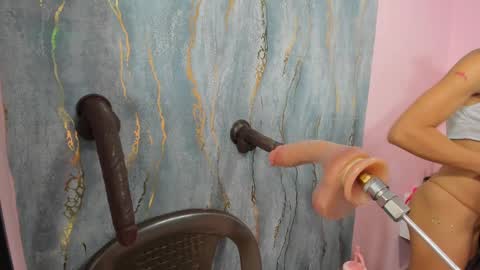 honey_sofii_ online show from 09/23/25, 11:35