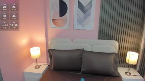 honey_sofii_ online show from 09/26/25, 11:47