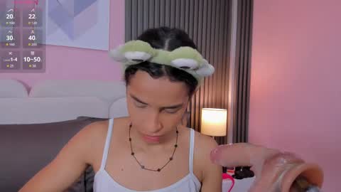 honey_sofii_ online show from 10/02/25, 11:39