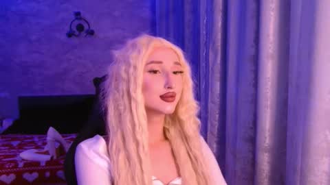 honey_sunset online show from 12/22/25, 07:44