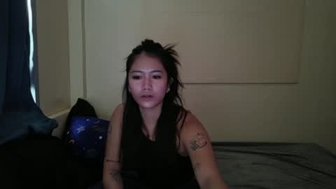Snapshot of honeyafterdark_ chatting on 04/05/26, 10:40 HoneyAfterDark online show from 04/05/26, 10:40