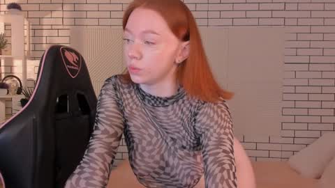 Snapshot of honeyautumn chatting on 12/02/24, 11:51 honeyautumn online show from 12/02/24, 11:51