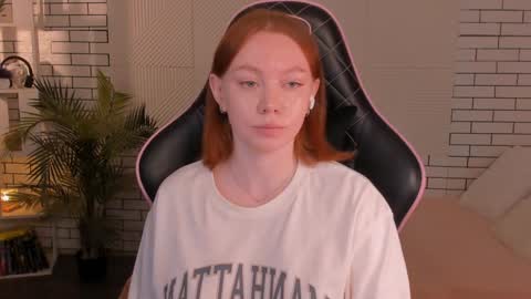 Snapshot of honeyautumn chatting on 12/06/24, 02:57 honeyautumn online show from 12/06/24, 02:57