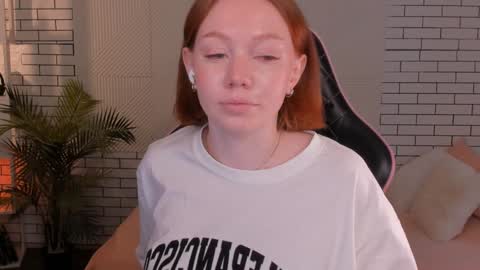 Snapshot of honeyautumn chatting on 12/12/24, 03:10 honeyautumn online show from 12/12/24, 03:10