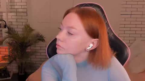 Snapshot of honeyautumn chatting on 12/21/24, 12:20 honeyautumn online show from 12/21/24, 12:20