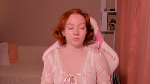 Snapshot of honeyautumn chatting on 12/26/24, 12:36 honeyautumn online show from 12/26/24, 12:36