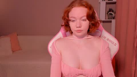 Snapshot of honeyautumn chatting on 12/27/24, 12:07 honeyautumn online show from 12/27/24, 12:07